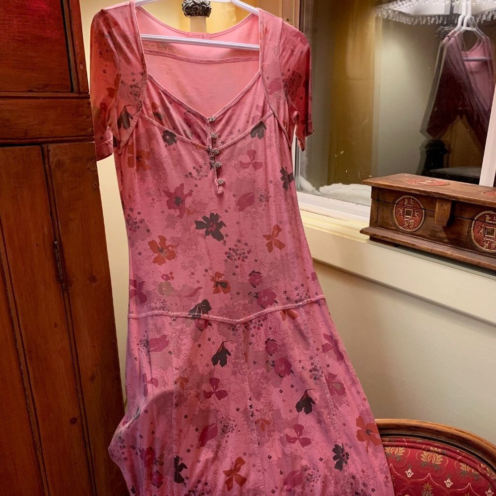 Sandwich Dress, Midi, Size Small, Soft pink Floral, Strech Jersey. So flattering